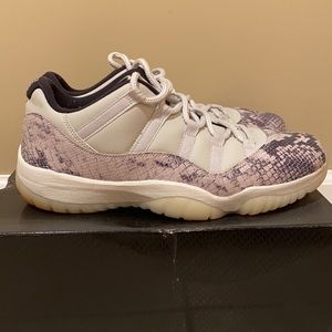 men’s jordan 11 low snakeskin.